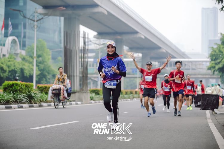 Race photo from ONE RUN 10 K
