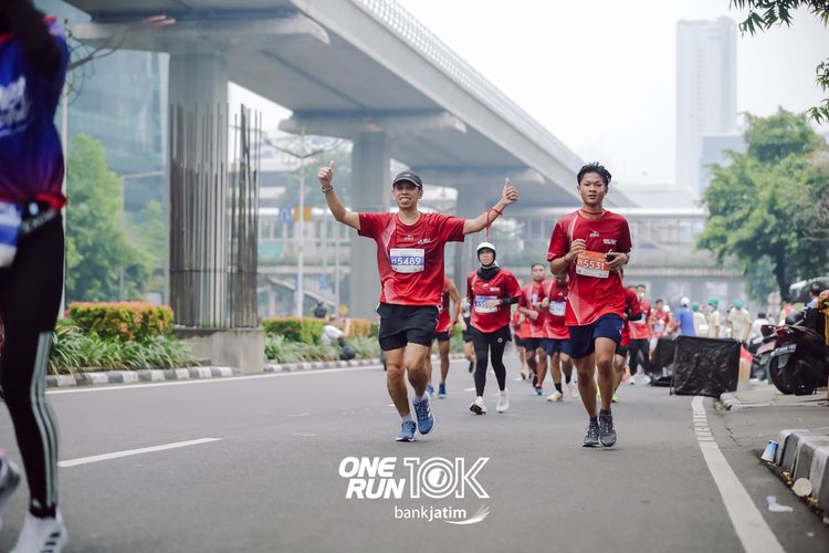 Race photo from ONE RUN 10 K
