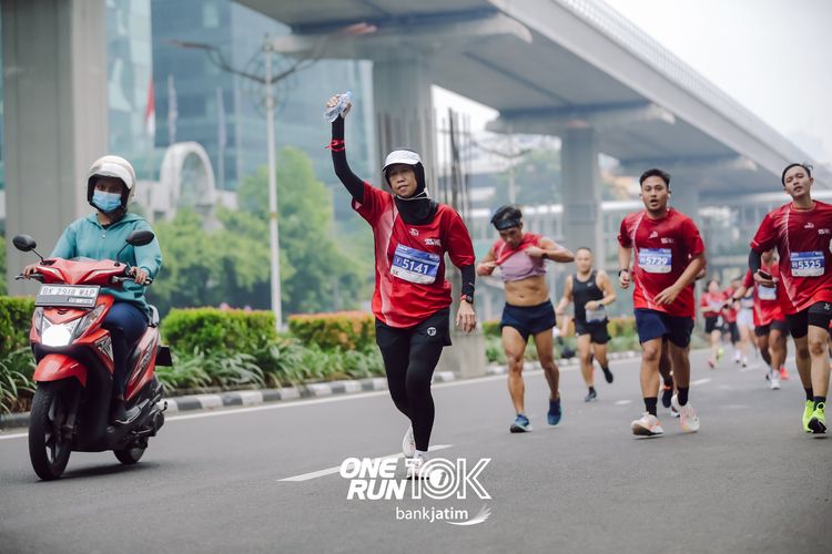 Race photo from ONE RUN 10 K