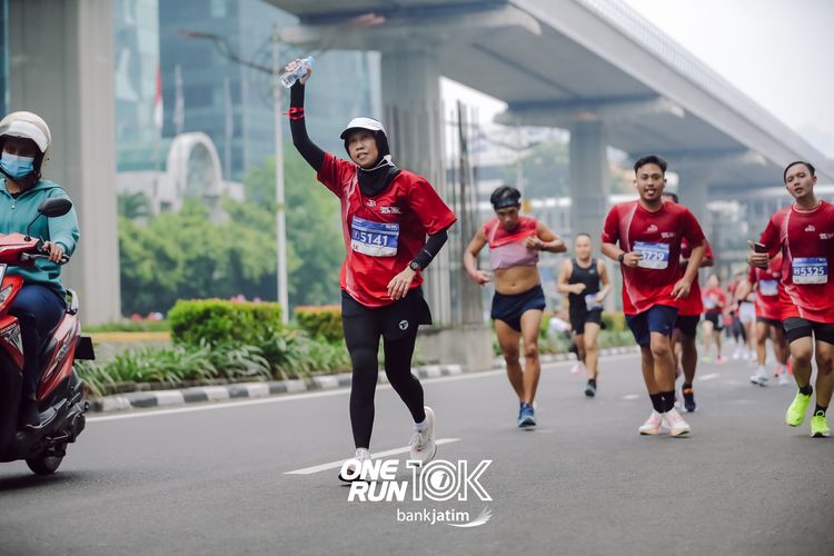 Race photo from ONE RUN 10 K