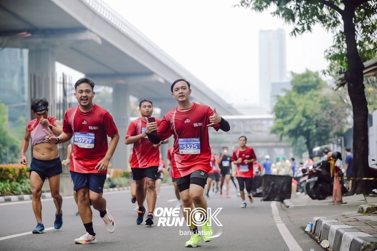 Race photo from ONE RUN 10 K