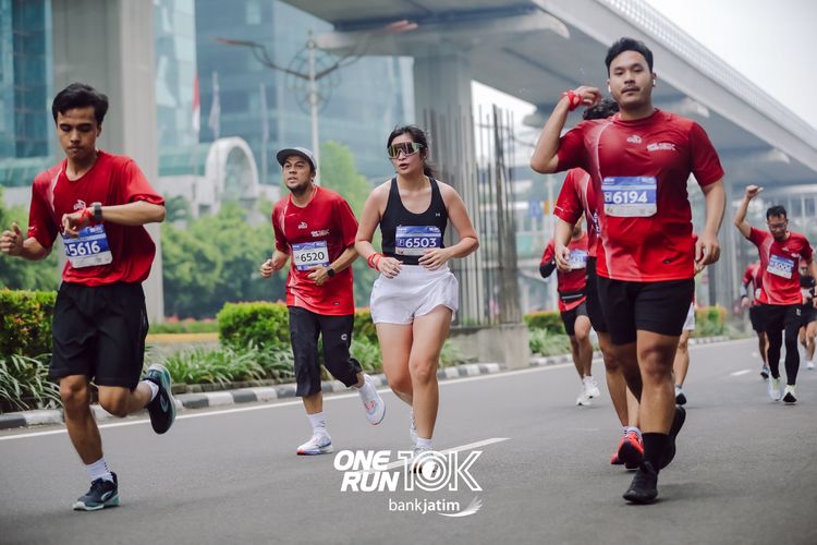 Race photo from ONE RUN 10 K