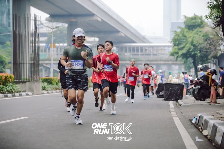 Race photo from ONE RUN 10 K