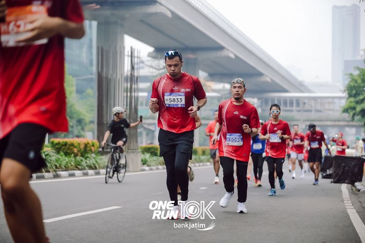 Race photo from ONE RUN 10 K
