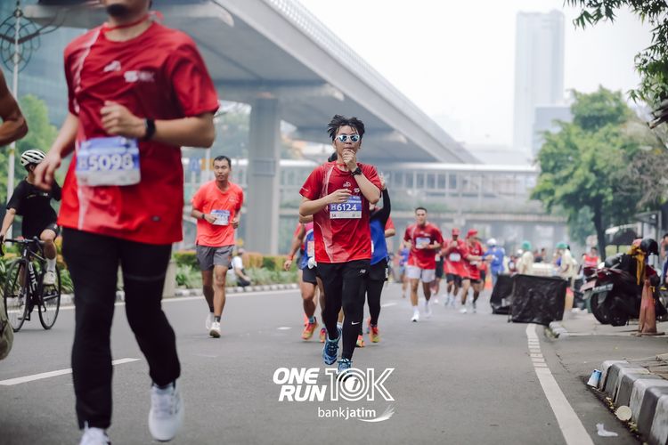 Race photo from ONE RUN 10 K