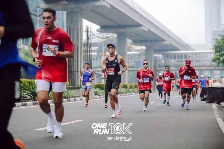 Race photo from ONE RUN 10 K