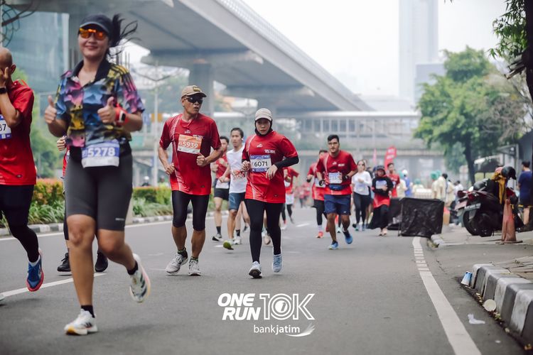 Race photo from ONE RUN 10 K