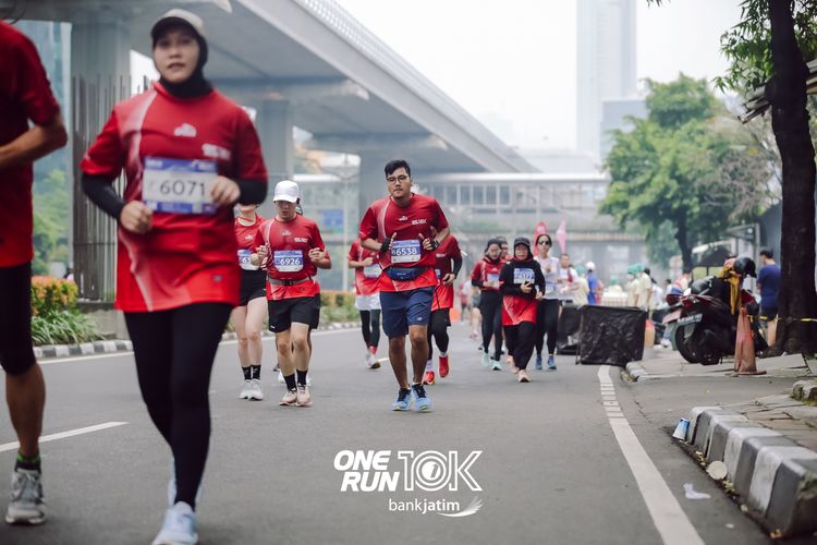 Race photo from ONE RUN 10 K
