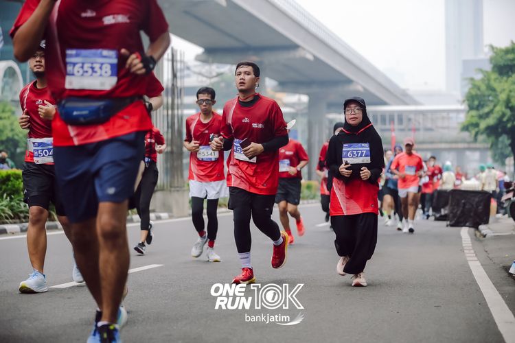Race photo from ONE RUN 10 K