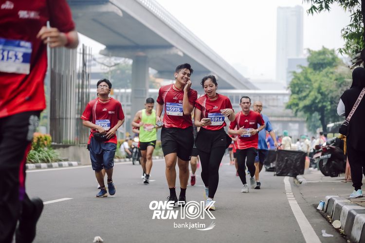 Race photo from ONE RUN 10 K