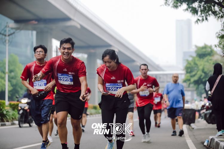 Race photo from ONE RUN 10 K