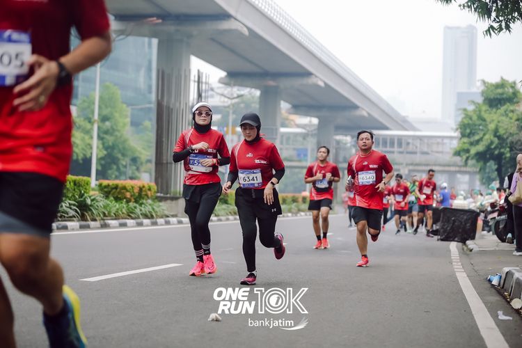 Race photo from ONE RUN 10 K
