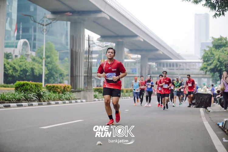 Race photo from ONE RUN 10 K