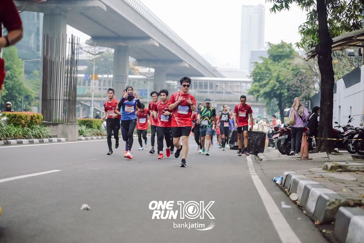 Race photo from ONE RUN 10 K