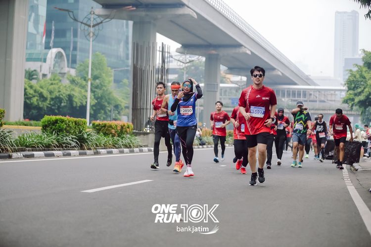 Race photo from ONE RUN 10 K