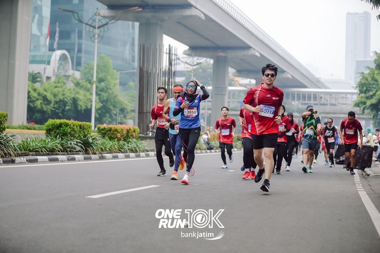 Race photo from ONE RUN 10 K