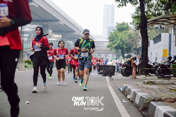 Race photo from ONE RUN 10 K