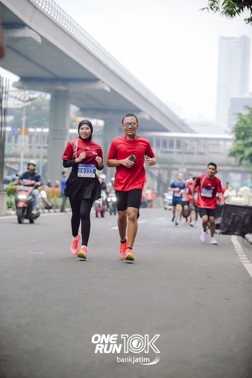 Race photo from ONE RUN 10 K