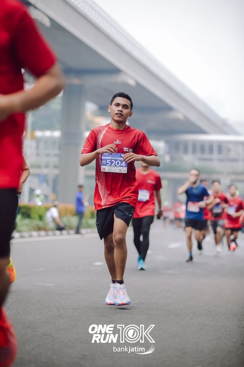 Race photo from ONE RUN 10 K