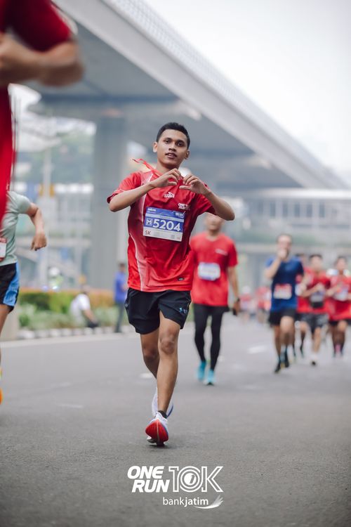 Race photo from ONE RUN 10 K