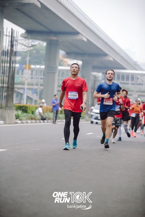Race photo from ONE RUN 10 K