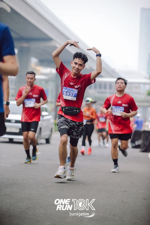 Race photo from ONE RUN 10 K