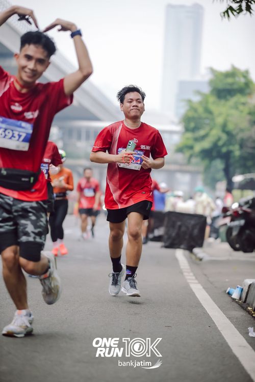 Race photo from ONE RUN 10 K