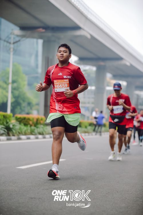 Race photo from ONE RUN 10 K