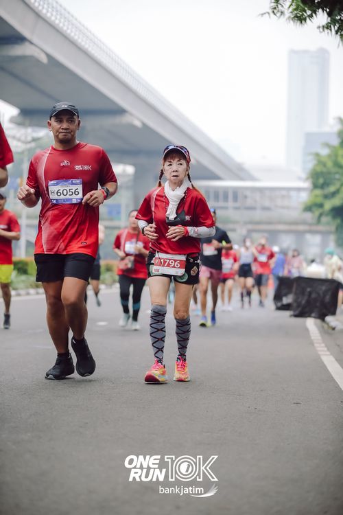 Race photo from ONE RUN 10 K