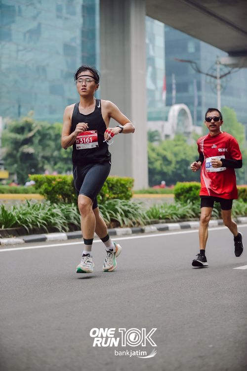 Race photo from ONE RUN 10 K