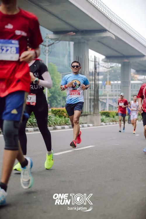 Race photo from ONE RUN 10 K