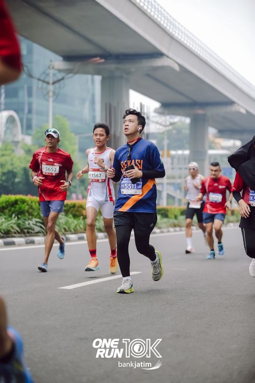 Race photo from ONE RUN 10 K