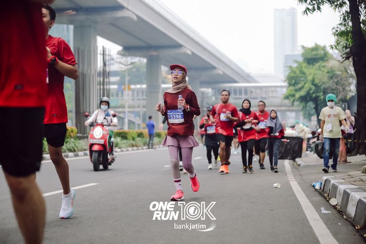 Race photo from ONE RUN 10 K