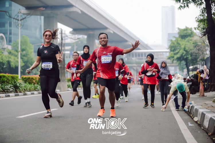 Race photo from ONE RUN 10 K