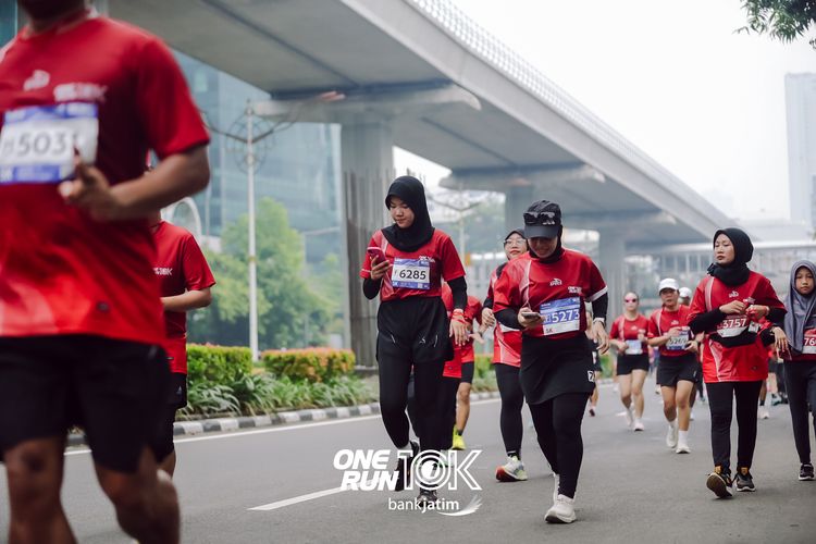 Race photo from ONE RUN 10 K