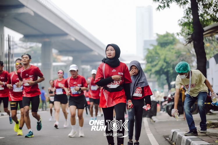 Race photo from ONE RUN 10 K
