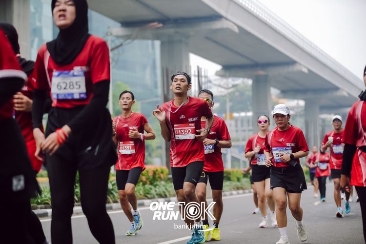 Race photo from ONE RUN 10 K