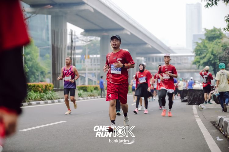 Race photo from ONE RUN 10 K