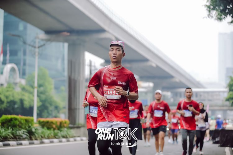 Race photo from ONE RUN 10 K