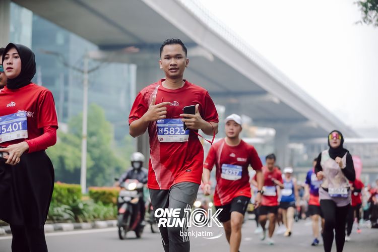 Race photo from ONE RUN 10 K