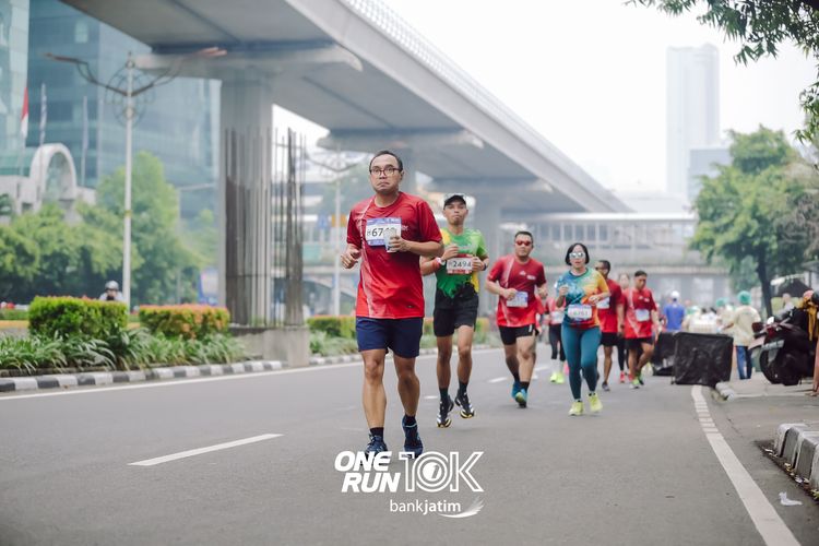 Race photo from ONE RUN 10 K