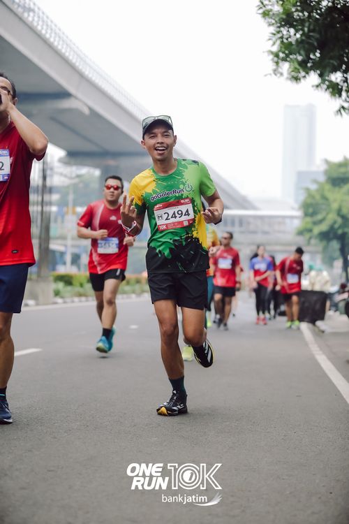 Race photo from ONE RUN 10 K
