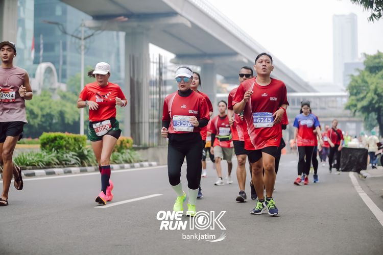 Race photo from ONE RUN 10 K