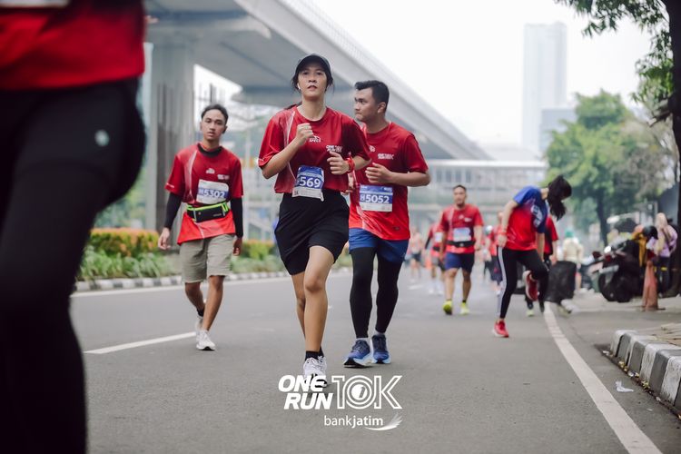 Race photo from ONE RUN 10 K