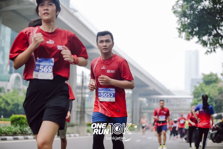 Race photo from ONE RUN 10 K