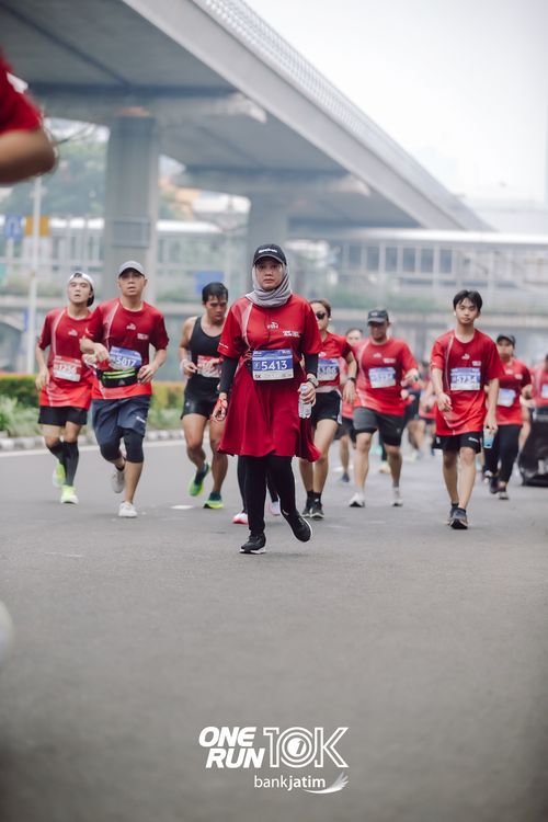 Race photo from ONE RUN 10 K