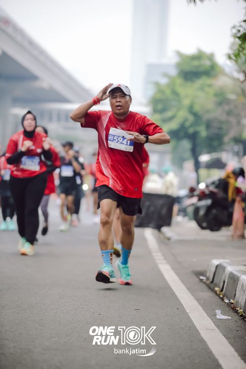 Race photo from ONE RUN 10 K