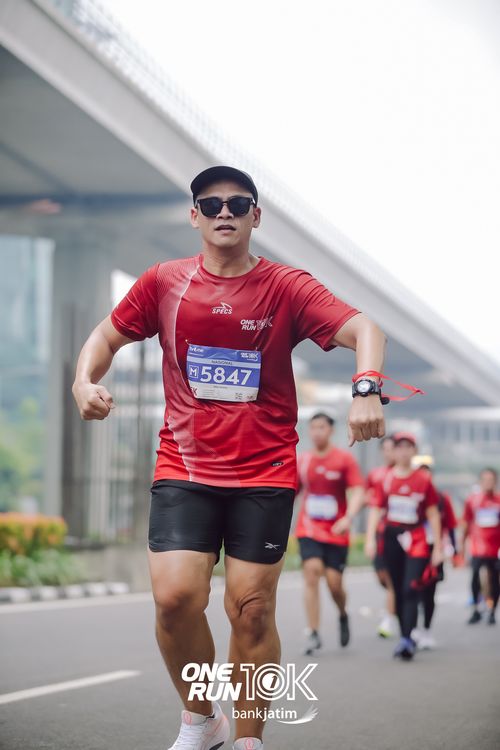 Race photo from ONE RUN 10 K