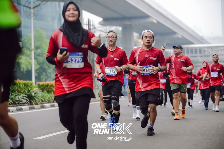 Race photo from ONE RUN 10 K