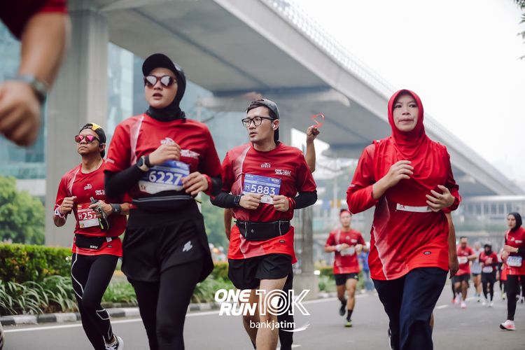 Race photo from ONE RUN 10 K
